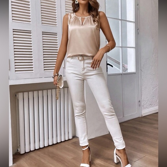 Luxe champagne sleeveless blouse - Picture 8 of 11